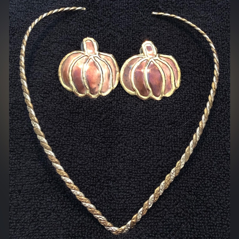 Vintage Copper 2 toned Pumpkin Earrings with Copper 2 toned Necklace